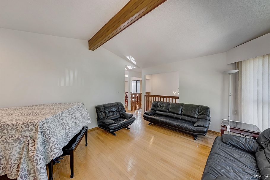 3056 E 28th Avenue Vancouver, BC - 7