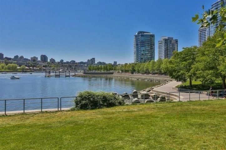 2306 1033 Marinaside Crescent Vancouver, BC - 7