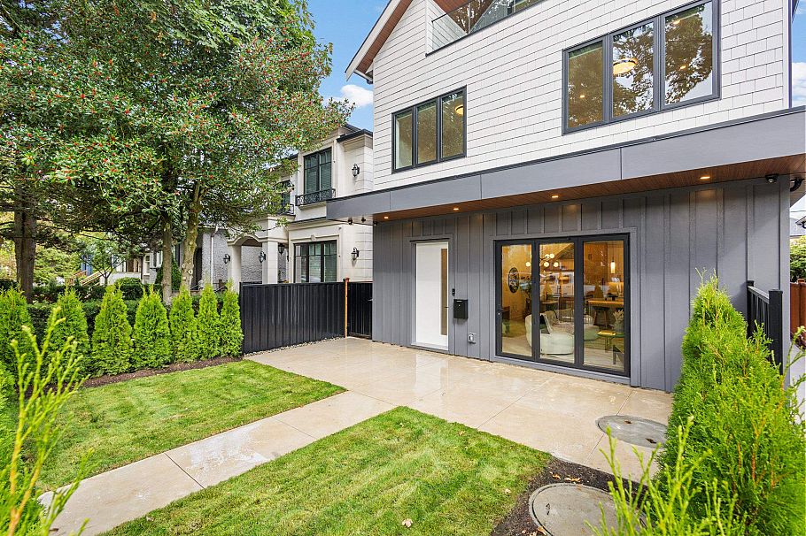 1 3873 W 22nd Avenue Vancouver, BC - 35