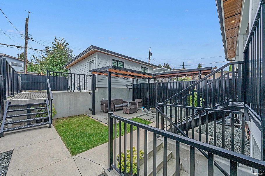 3180 Graveley Street Vancouver, BC - 36
