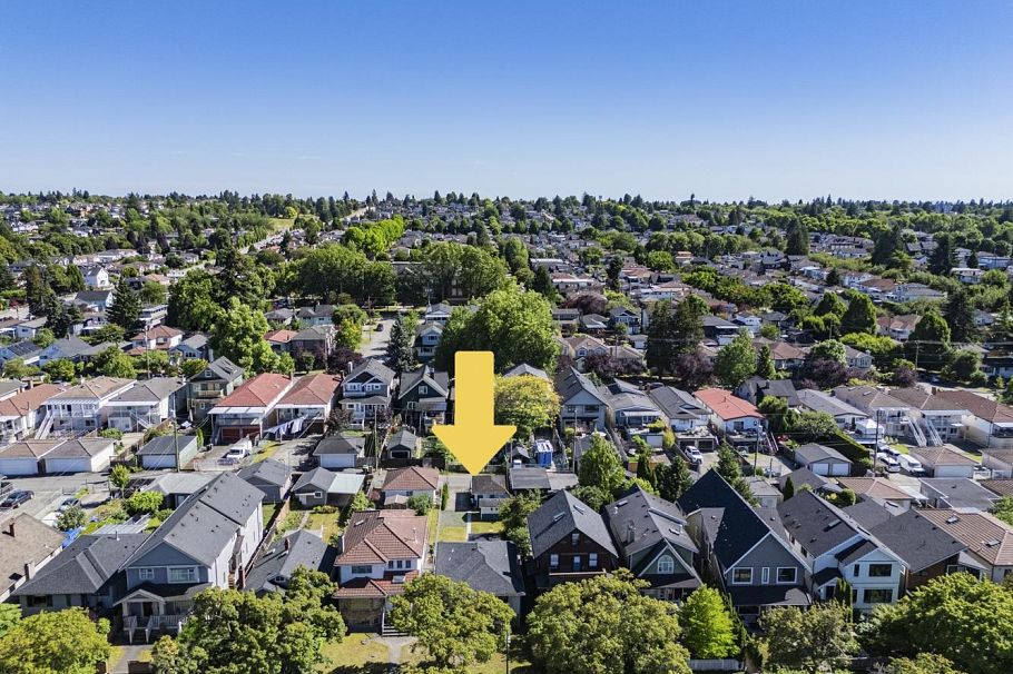 1280 E 27th Avenue Vancouver, BC - 26