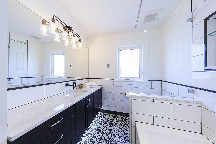 1243 Cloverley Street North Vancouver, BC - 19
