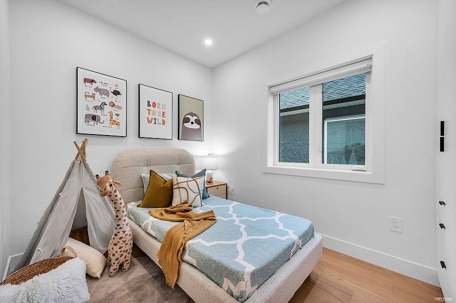 3155 E. 52nd Avenue Vancouver, BC - 21