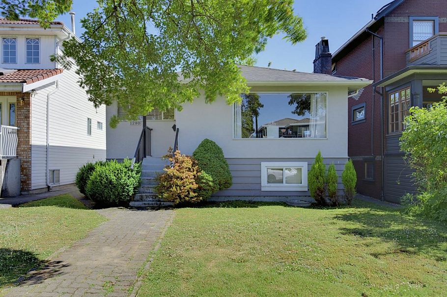 1280 E 27th Avenue Vancouver, BC - 27