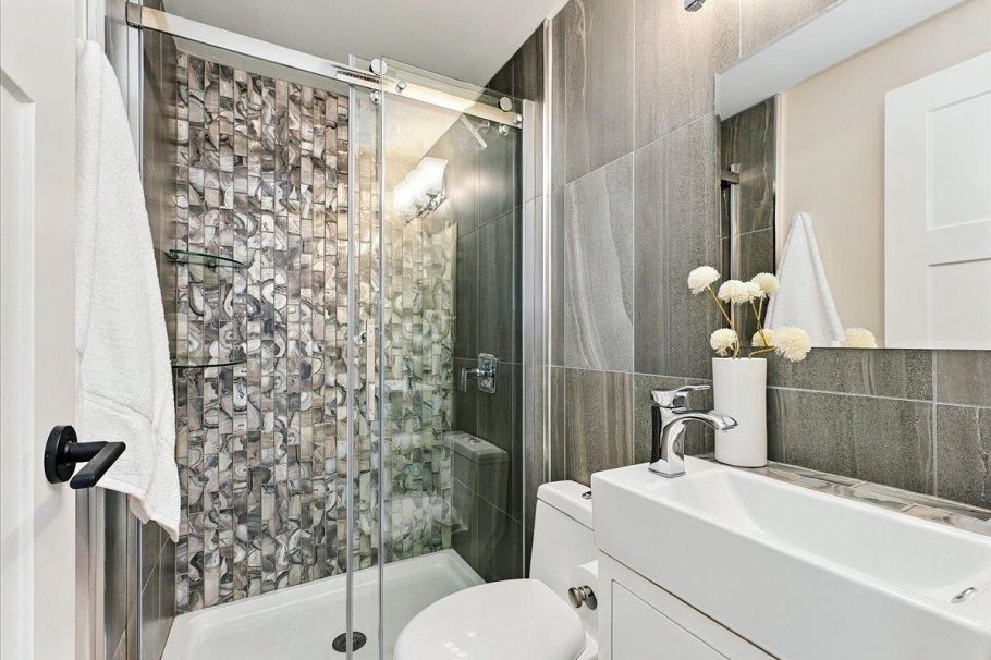 3454 W 3rd Avenue Vancouver, BC - 13