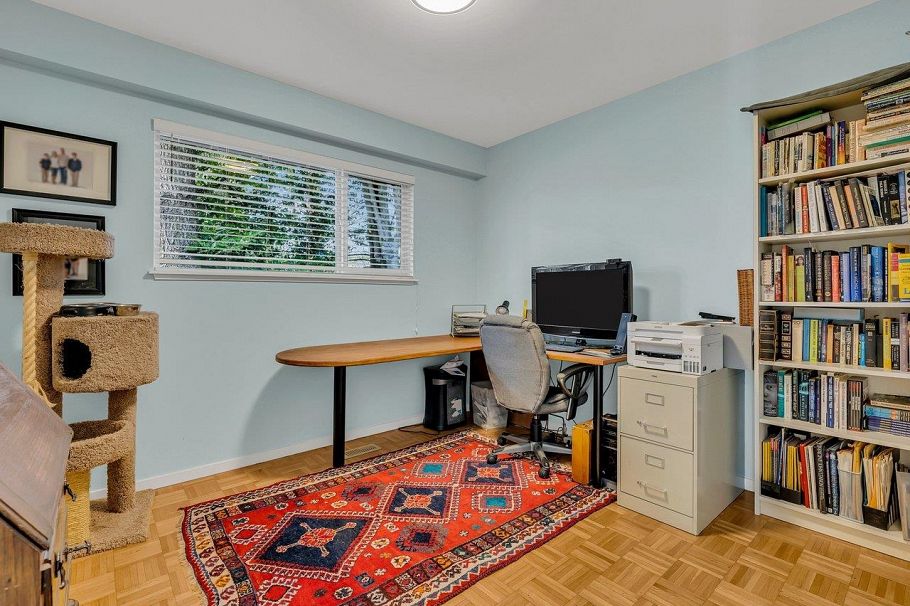 1837 Larson Road North Vancouver, BC - 21