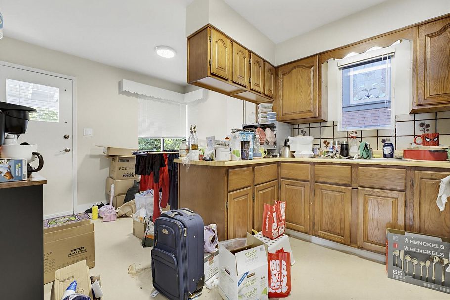 1280 E 27th Avenue Vancouver, BC - 5