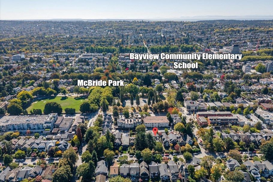 3454 W 3rd Avenue Vancouver, BC - 31