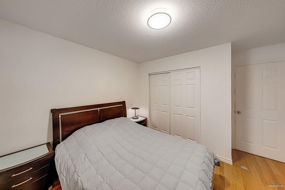 3056 E 28th Avenue Vancouver, BC - 20