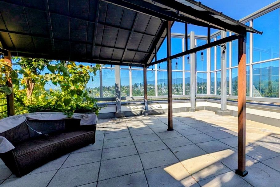 2704 1401 Hunter Street North Vancouver, BC - 1