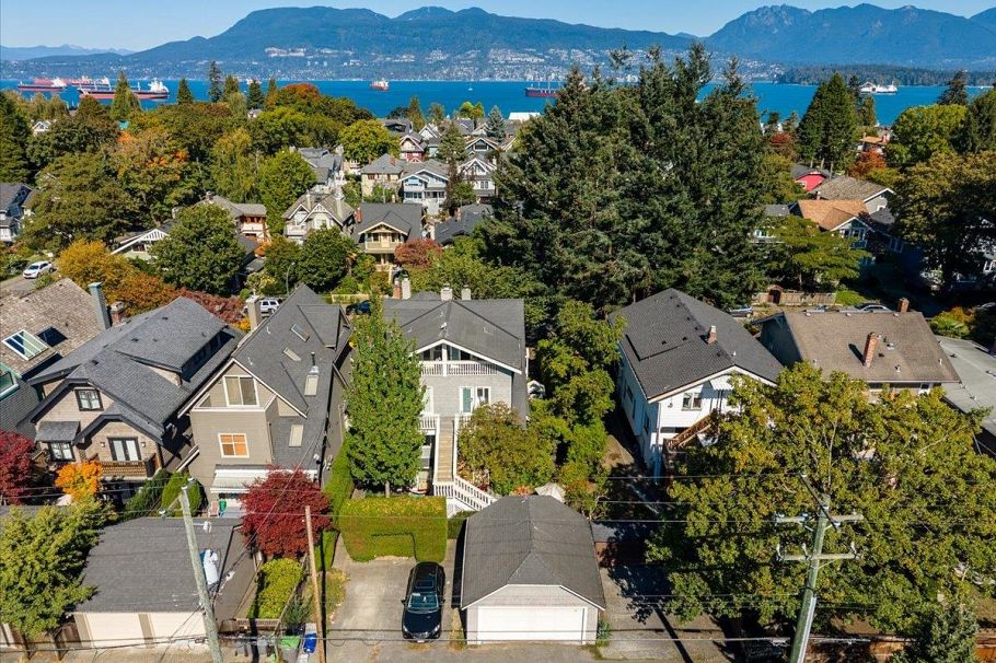 3454 W 3rd Avenue Vancouver, BC - 27