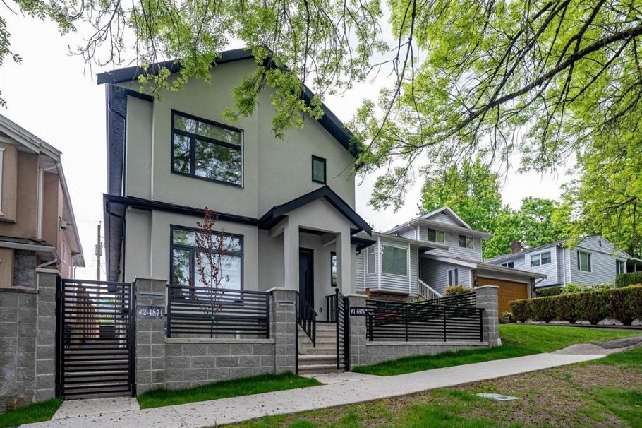 2 4874 Lanark Street Vancouver, BC - 1