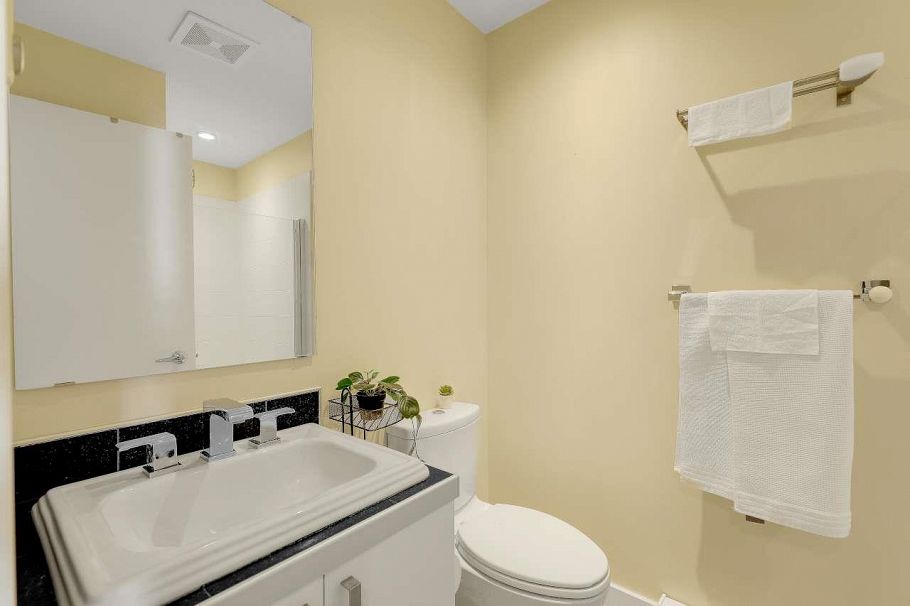 210 5779 Birney Avenue Vancouver, BC - 17