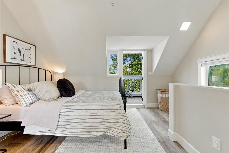 3454 W 3rd Avenue Vancouver, BC - 15