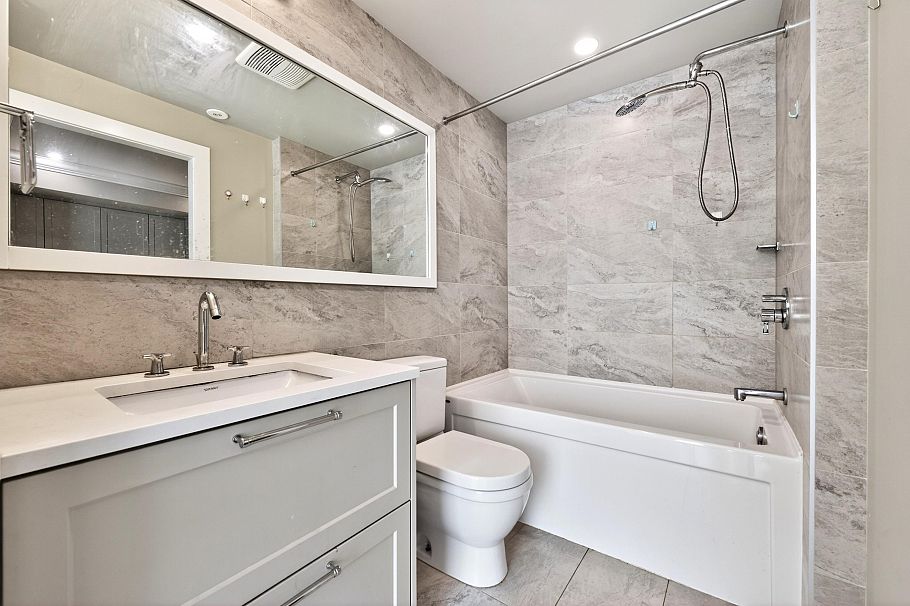 7523 Yukon Street Vancouver, BC - 9
