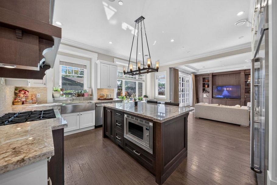 2398 Oliver Crescent Vancouver, BC - 10