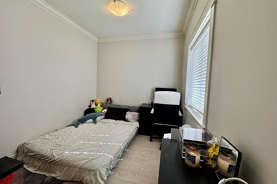 2627 E 41st Avenue Vancouver, BC - 17