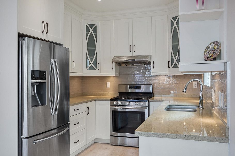 2627 E 41st Avenue Vancouver, BC - 10