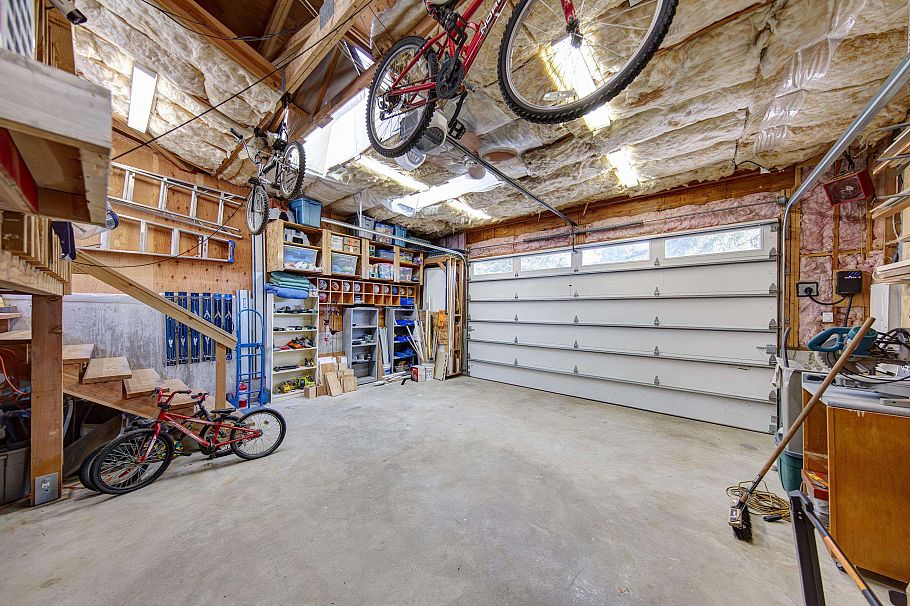 1243 Cloverley Street North Vancouver, BC - 31