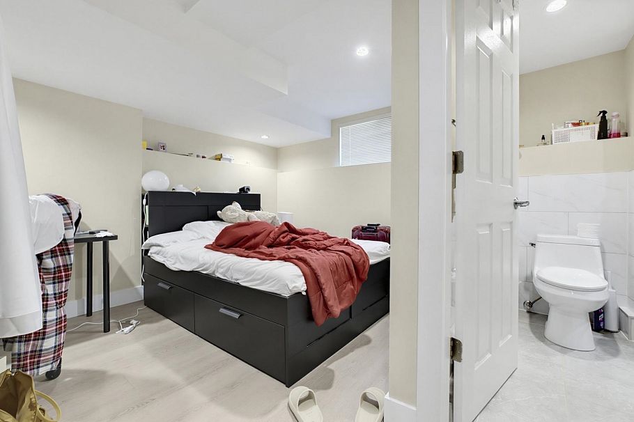 1280 E 27th Avenue Vancouver, BC - 20