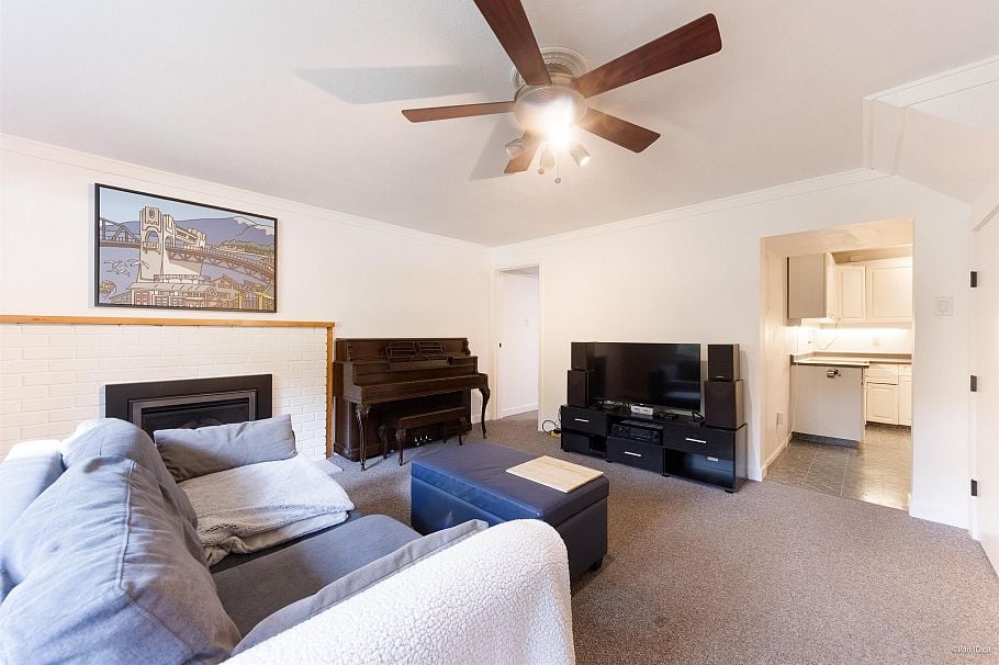 4482 Cove Cliff Road North Vancouver, BC - 28