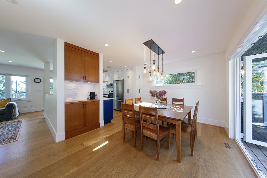 1243 Cloverley Street North Vancouver, BC - 7