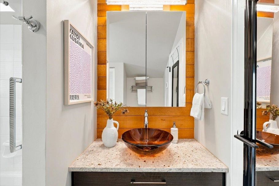3454 W 3rd Avenue Vancouver, BC - 19