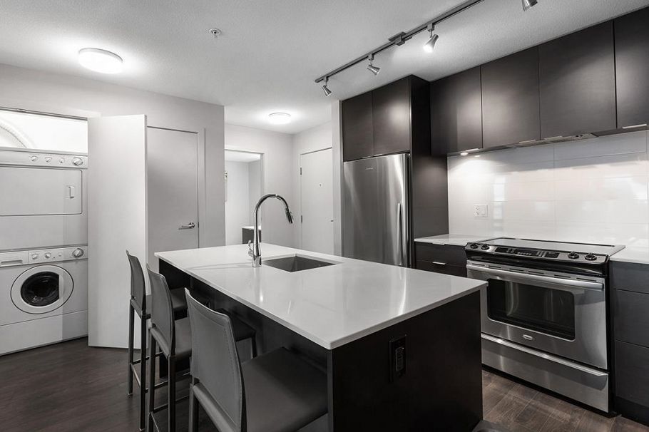 301 1673 Lloyd Avenue North Vancouver, BC - 9