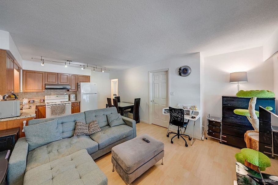 3056 E 28th Avenue Vancouver, BC - 25