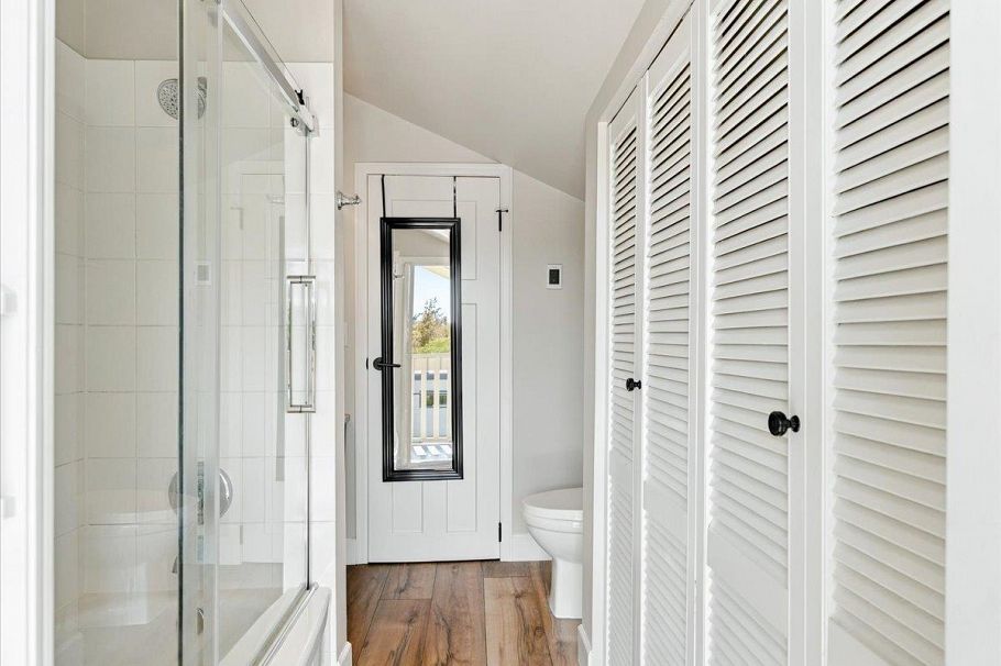 3454 W 3rd Avenue Vancouver, BC - 21