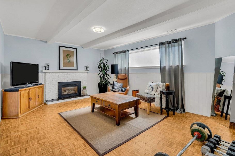 1837 Larson Road North Vancouver, BC - 24