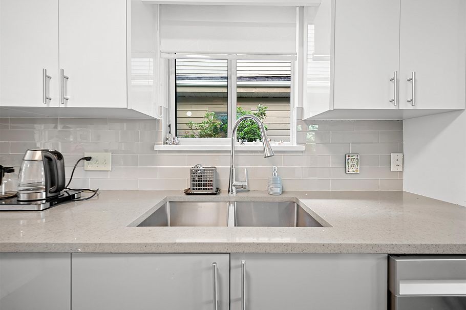 8 815 Tobruck Avenue North Vancouver, BC - 7