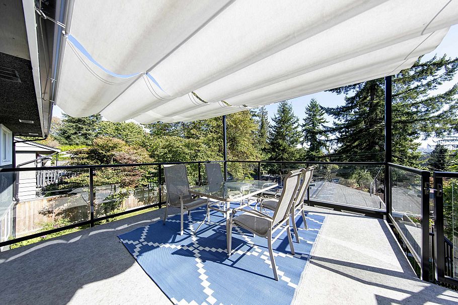 1243 Cloverley Street North Vancouver, BC - 10