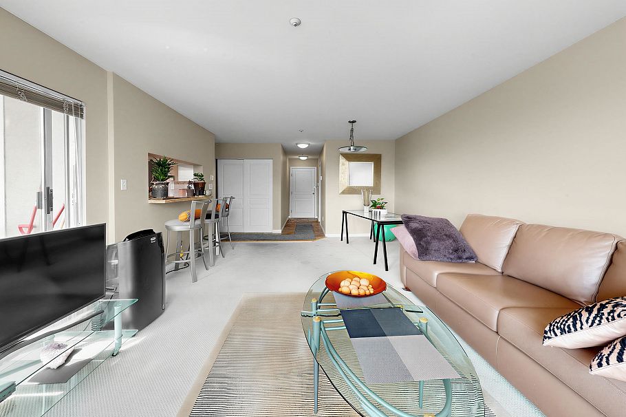 312 8450 Jellicoe Street Vancouver, BC - 3