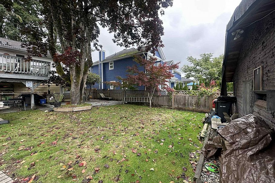313 E 13th Street North Vancouver, BC - 5