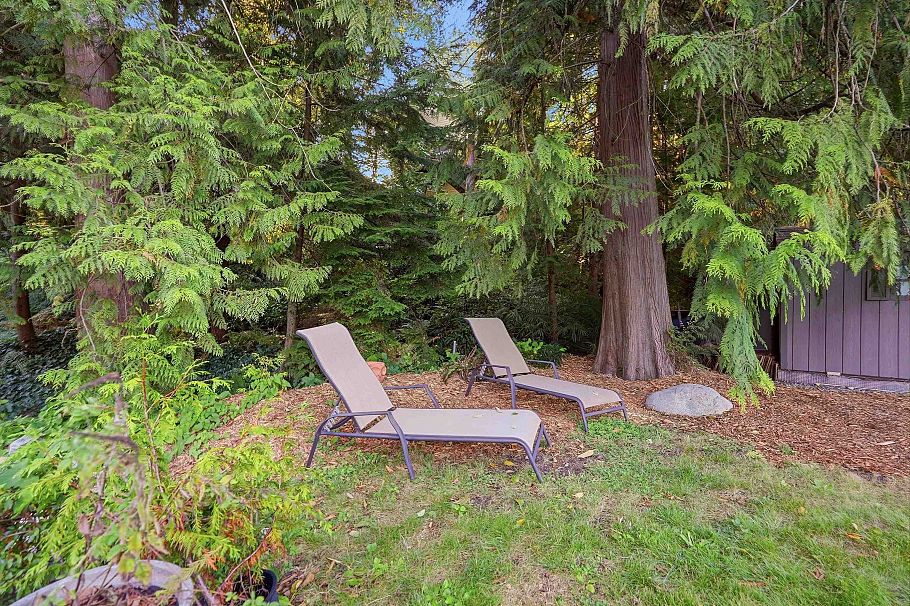2207 Tanager Place North Vancouver, BC - 36