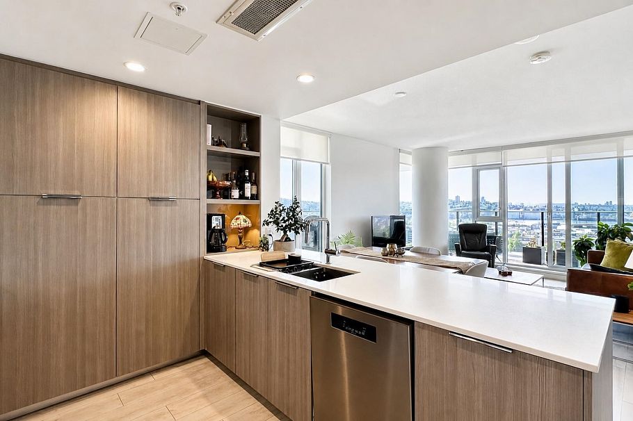 1803 1401 Hunter Street North Vancouver, BC - 10