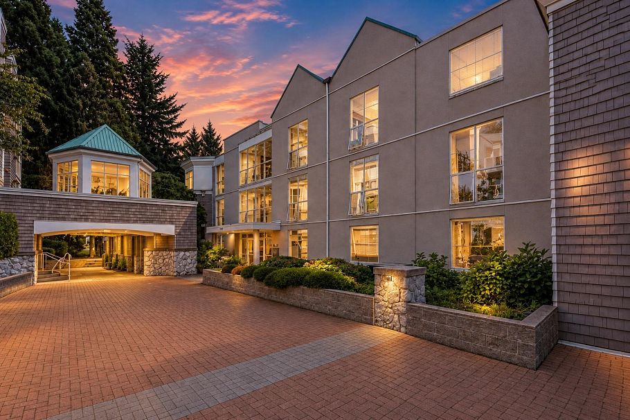 312 8450 Jellicoe Street Vancouver, BC - 1