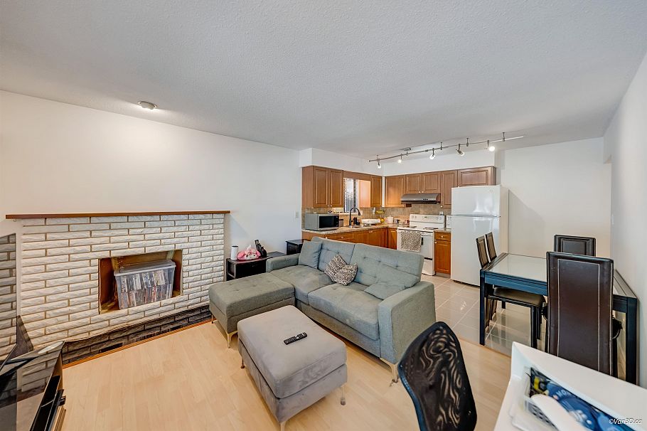 3056 E 28th Avenue Vancouver, BC - 27