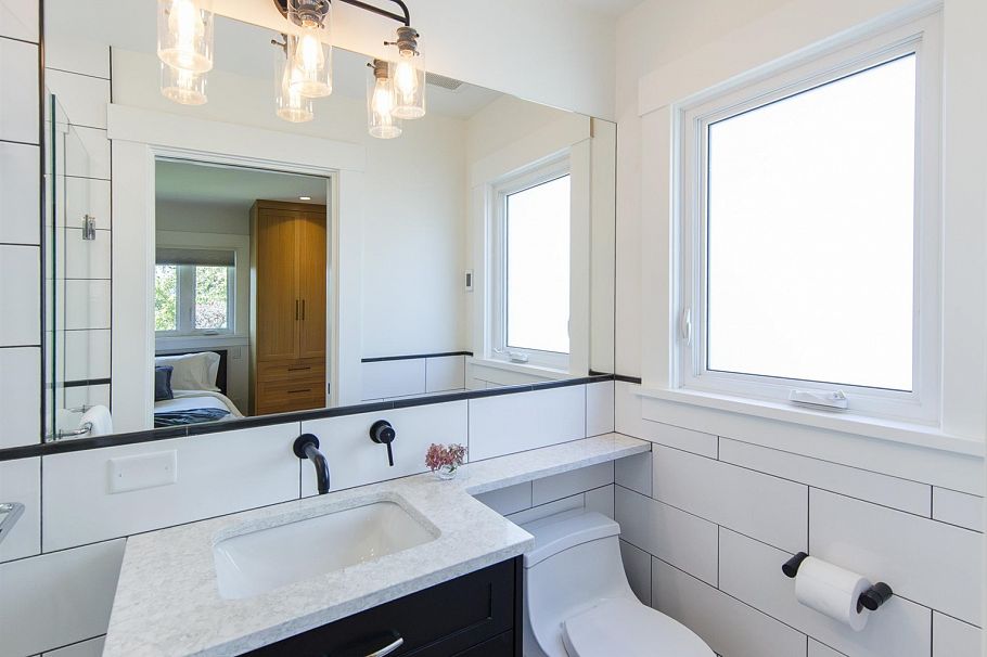 1243 Cloverley Street North Vancouver, BC - 16