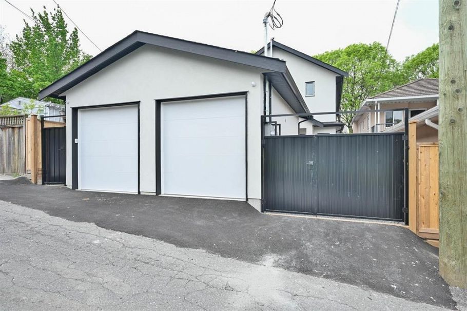 2 4874 Lanark Street Vancouver, BC - 19