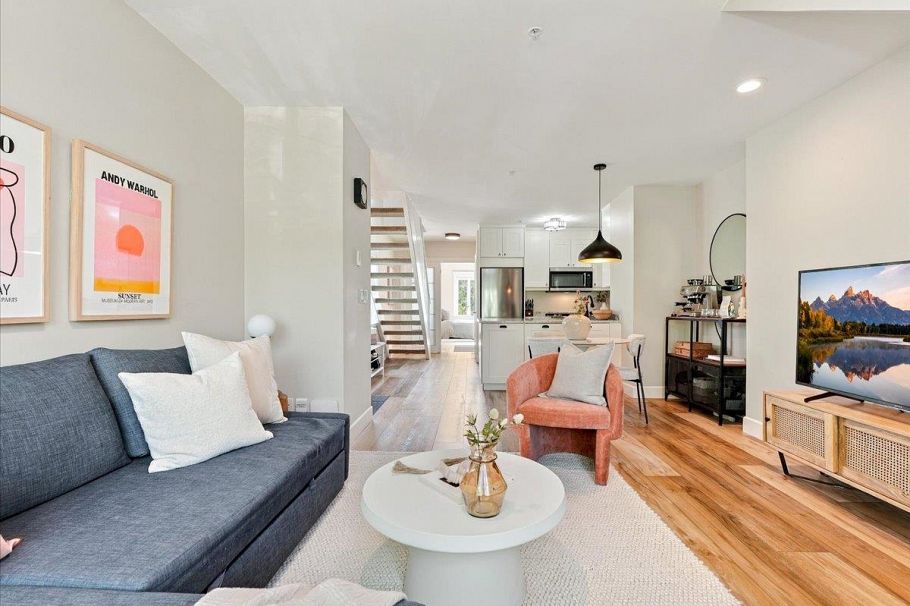 3454 W 3rd Avenue Vancouver, BC - 7