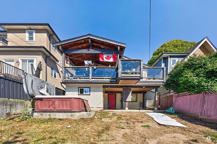 3184 E 8th Avenue Vancouver, BC - 5