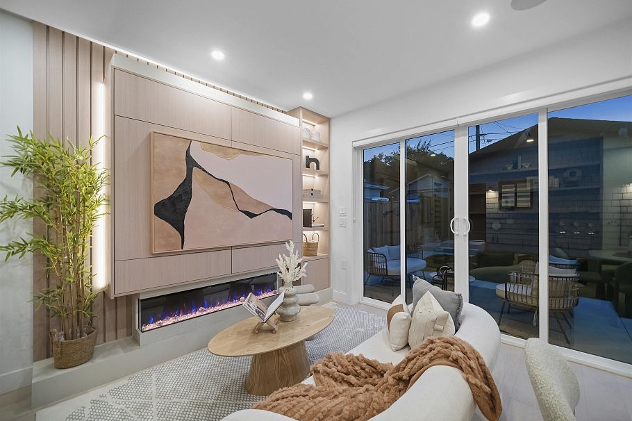 2 5033 Prince Albert Street Vancouver, BC - 5
