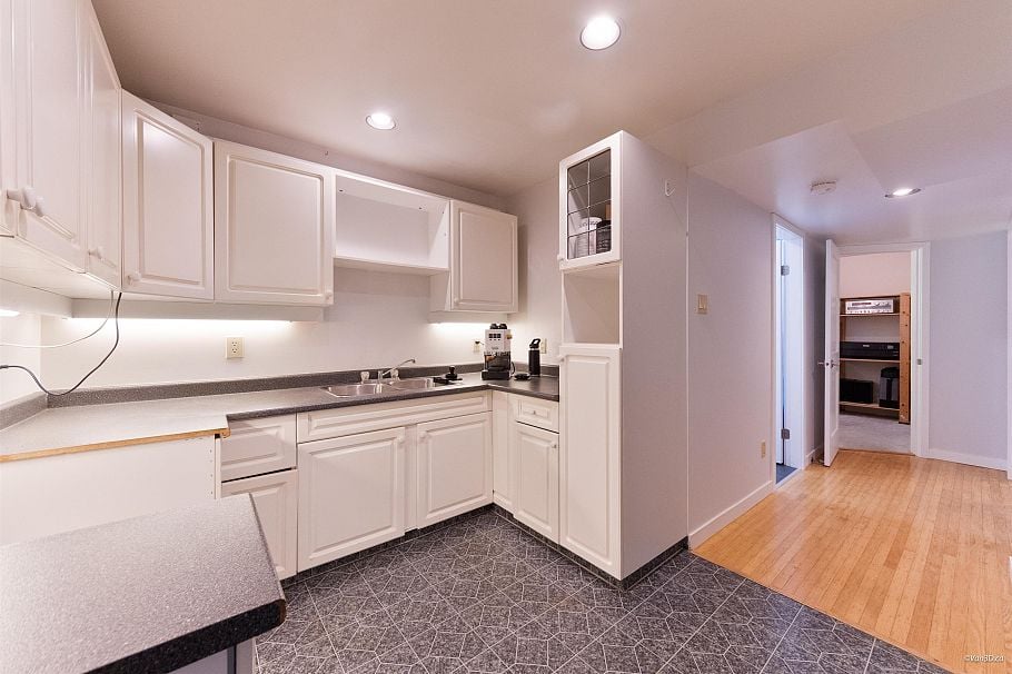 4482 Cove Cliff Road North Vancouver, BC - 31