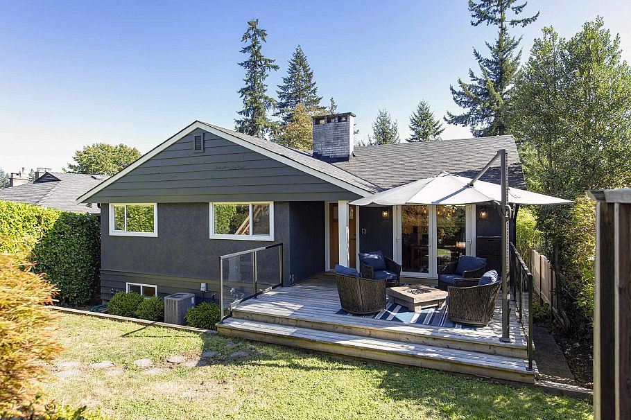 1243 Cloverley Street North Vancouver, BC - 4
