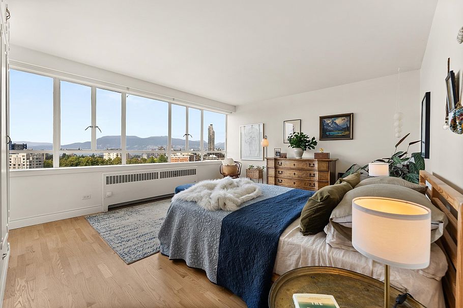 825 1445 Marpole Avenue Vancouver, BC - 23