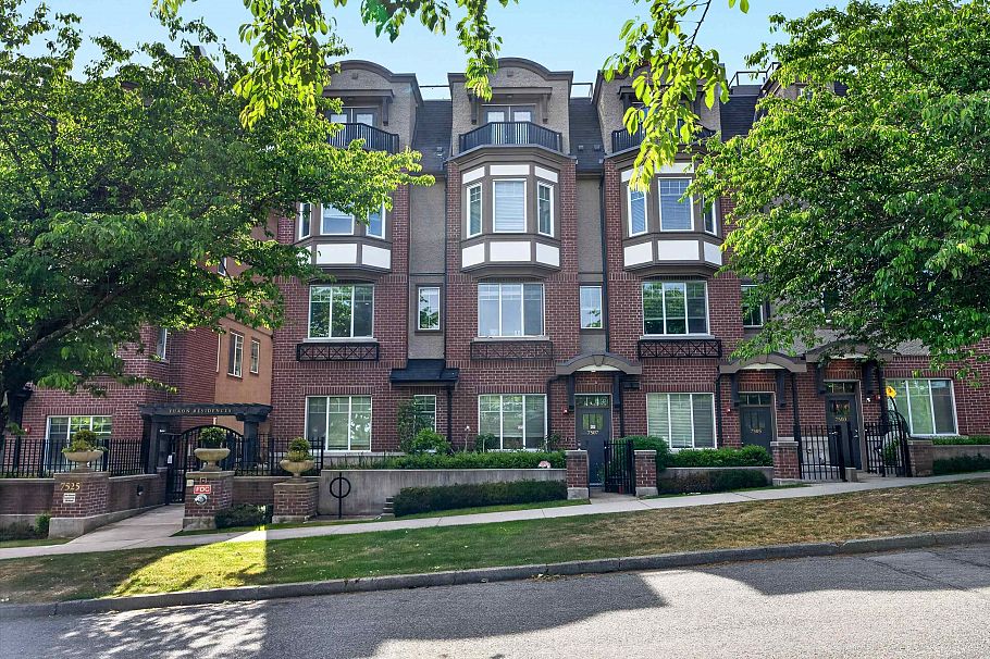 7523 Yukon Street Vancouver, BC - 1