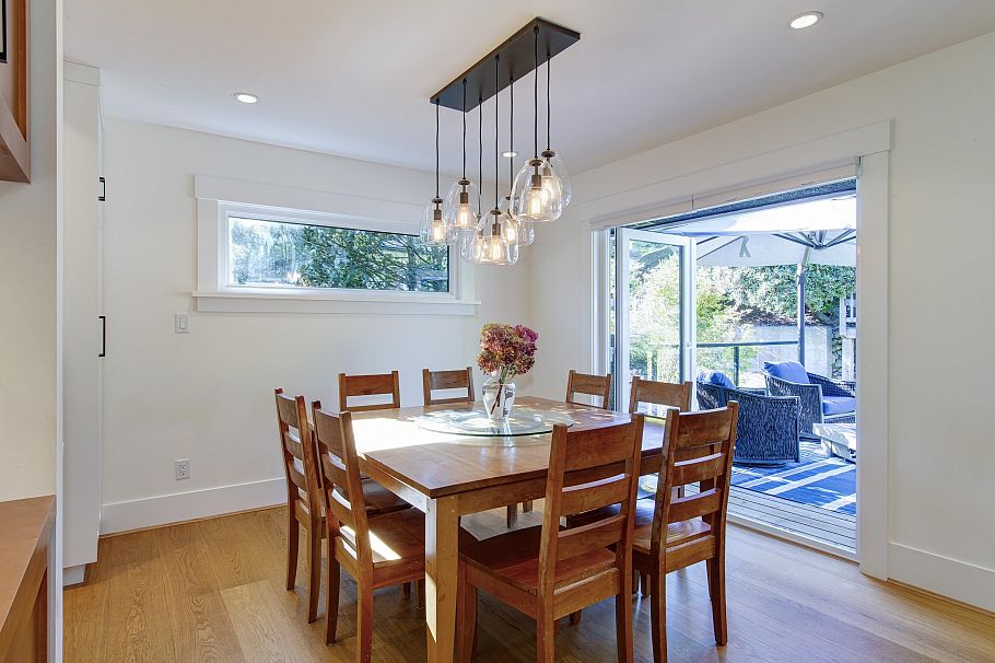 1243 Cloverley Street North Vancouver, BC - 8