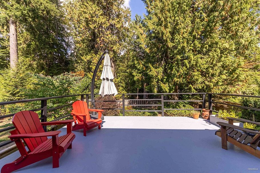 4482 Cove Cliff Road North Vancouver, BC - 3